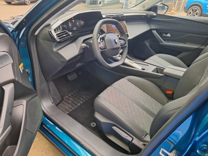 Peugeot 408, Peugeot 408 ALLURE Hybrid 145 e-DCS6, barva modrá