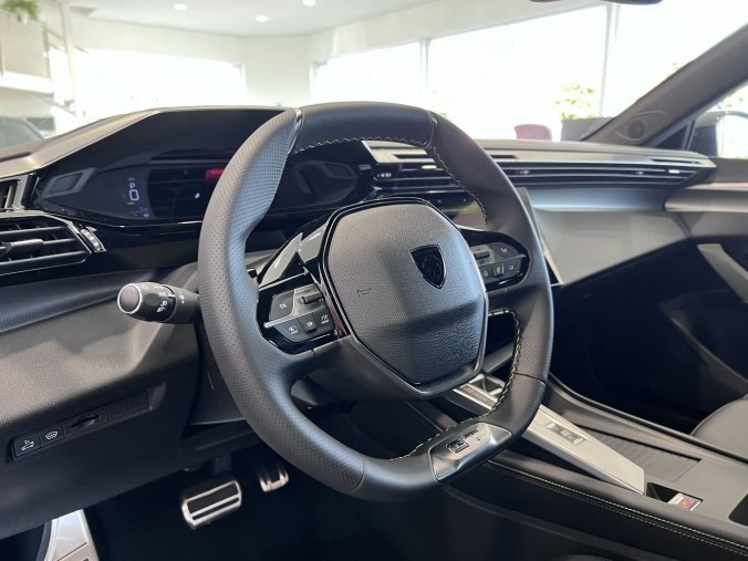 Peugeot 408, Peugeot 408 GT, Automat, masáž, el. sedadla, barva bílá
