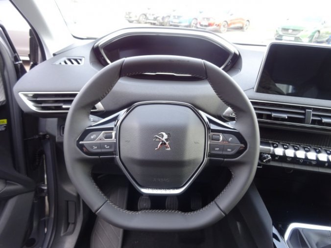 Peugeot 3008, Active P. 1.2 PureTech 130k, barva šedá