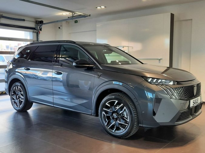 Peugeot 5008, Peugeot 5008 GT Hybrid 136 e-DCS6, barva šedá