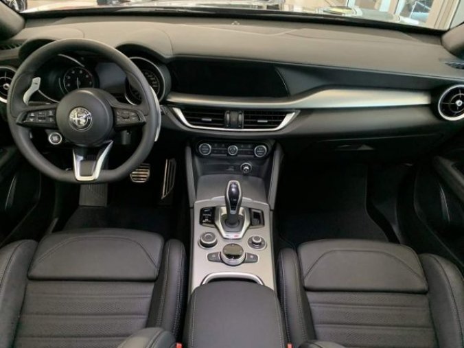 Volvo XC60, B5 2.0L 250+14 HPAT8 AWD CORE, barva šedá