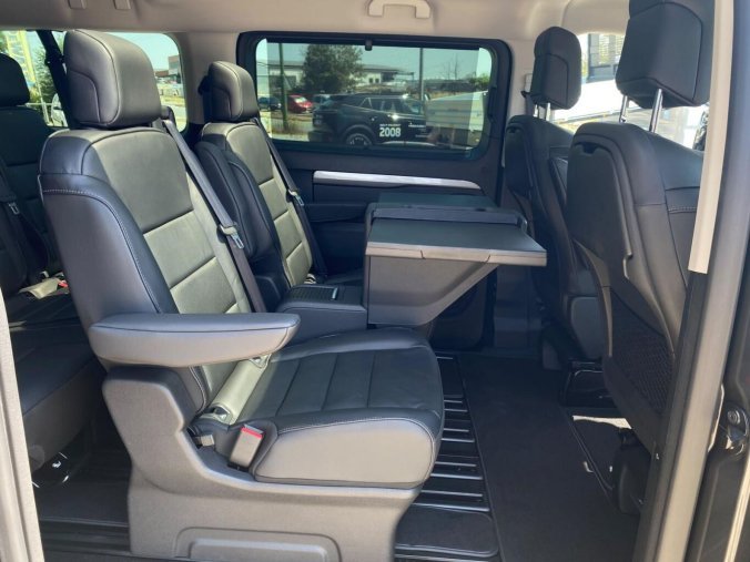 Peugeot Traveller, Peugeot Traveller Allure L3 2.2 BHDi 180 EAT8, barva šedá