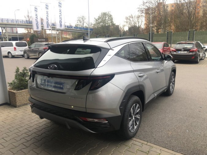 Hyundai Tucson, 1,6 T-GDI 4x2 110 kW 6st. manuální, barva stříbrná