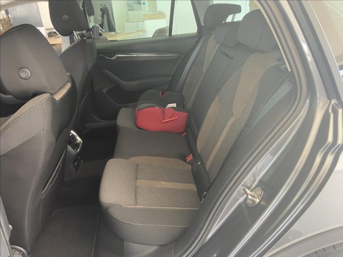 Škoda Octavia, 2,0 TDI 110 kW 4x4 DSG Scout, barva neuvedeno