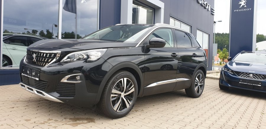 Peugeot 3008, ALLURE 1.2 PureTech 130 S&S MAN6 + SKŮTR PEUGEOT ZDARMA !!!, barva černá