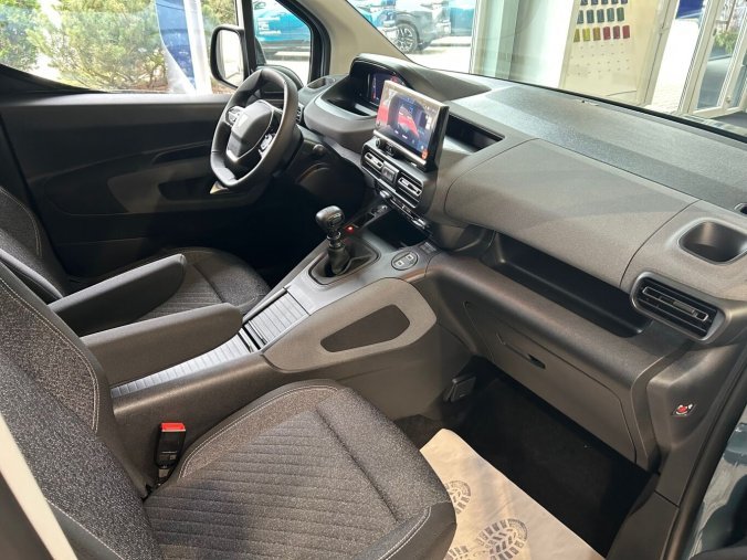Peugeot Rifter, Peugeot Rifter ALLURE BlueHDi 100 S&S MAN6, barva modrá