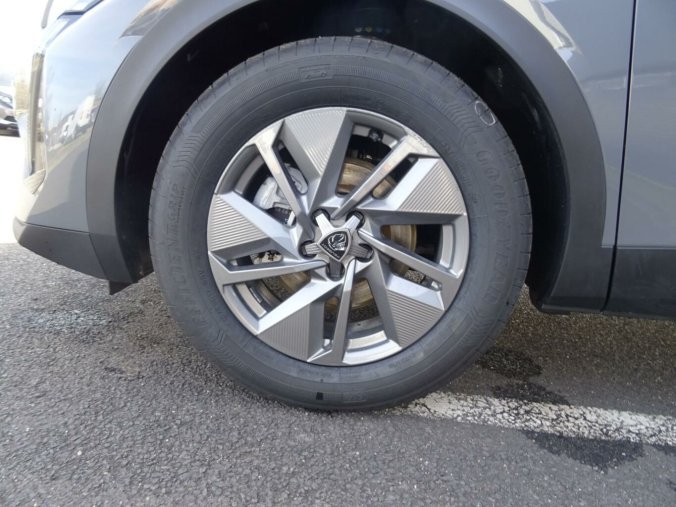 Peugeot 408, Peugeot 408 ALLURE Hybrid 145k e-DCS6, barva šedá