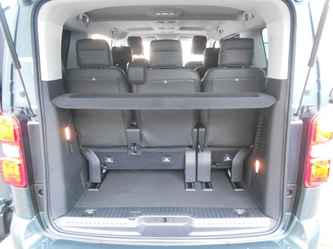 Peugeot Traveller, Peugeot Traveller Allure Standard 180 S&S EAT8, barva zelená