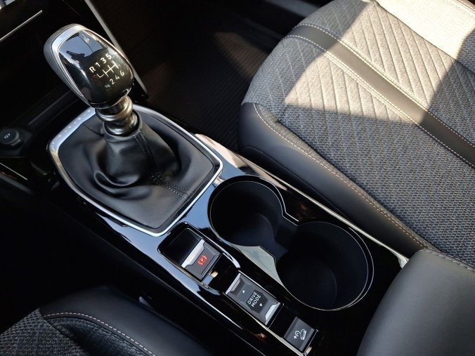 Peugeot 2008, Peugeot 2008 ALLURE 1.2 TURBO 100k MAN6, barva modrá