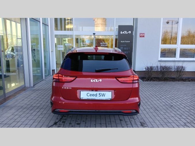 Kia Ceed, SW 1.5 T-GDi TOP 17 ALU MY24, barva červená