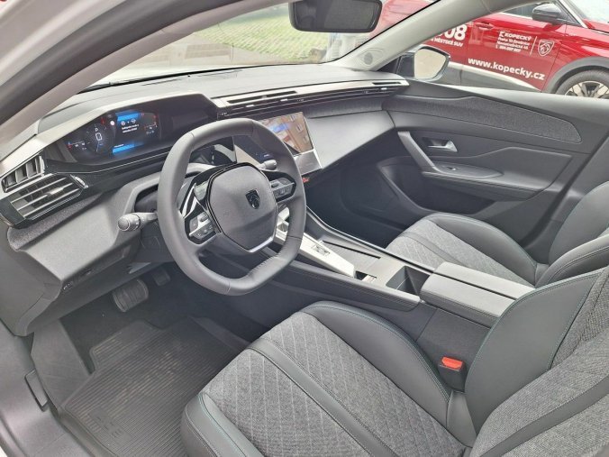 Peugeot 408, Peugeot 408 ALLURE Hybrid 145 e-DCS6, barva bílá