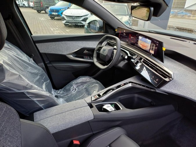 Peugeot 5008, Peugeot 5008 BUSINESS Hybrid 145 e-DCS6, barva modrá