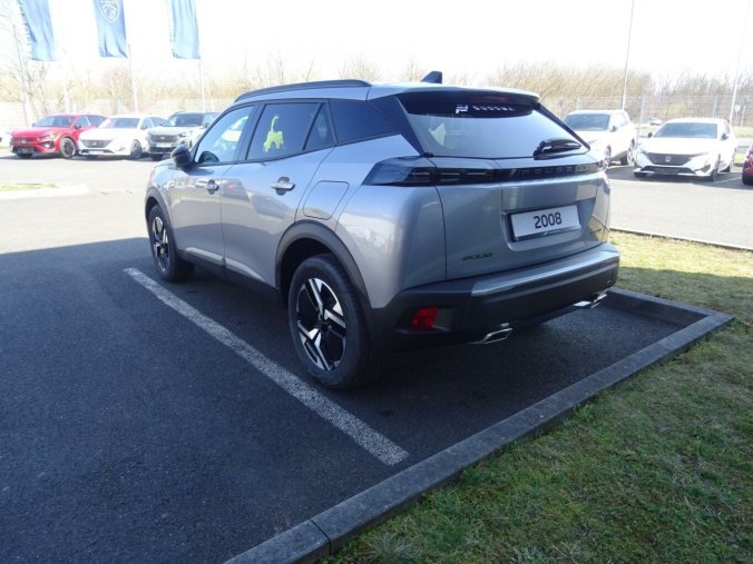Peugeot 2008, Peugeot 2008 ALLURE Hybrid 145k e-DCS6, barva stříbrná