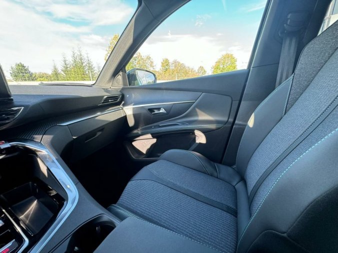 Peugeot 5008, Peugeot 5008 ALLURE PACK BlueHDi 130 EAT 8, barva šedá