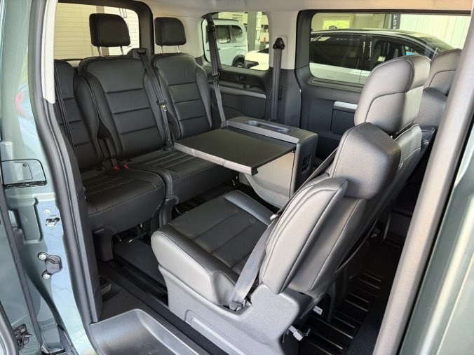 Peugeot Traveller, Peugeot Traveller Allure L2 2.2 BHDi 180k EAT8, barva zelená