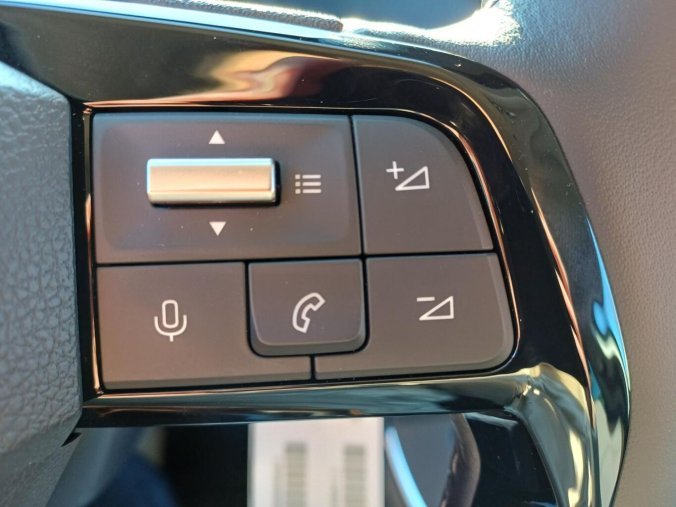 Peugeot Traveller, Peugeot Traveller Active L2 2.2 BlueHDi 150 MAN, barva zelená