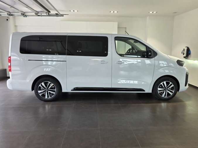 Peugeot Traveller, Peugeot Traveller Allure Long 2.0 BlueHDi 180 EA, barva bílá