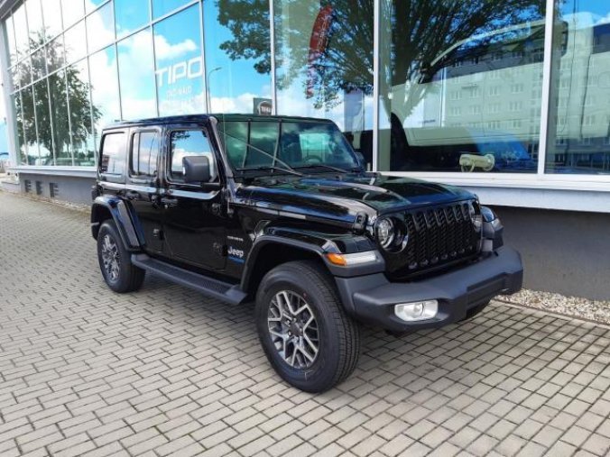 Jeep Wrangler, 2,0T PHEV 380 PS Sahara, barva černá