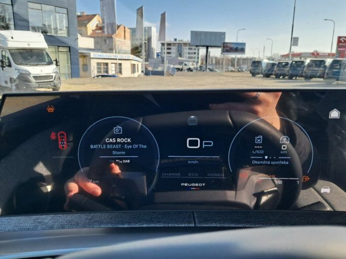 Peugeot 5008, Peugeot 5008 5008 ALLURE Hybrid 136 e-DCS6, barva bílá