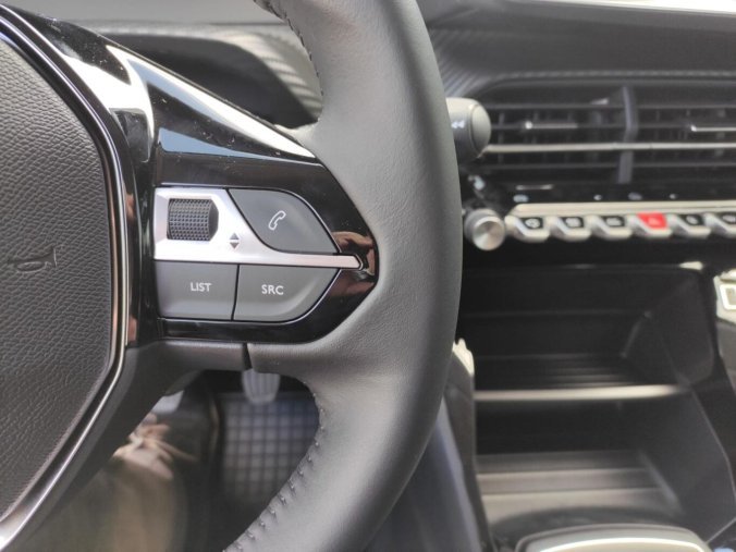 Peugeot 208, Peugeot 208 BUSINESS 1.2 TURBO 100k MAN6, barva stříbrná