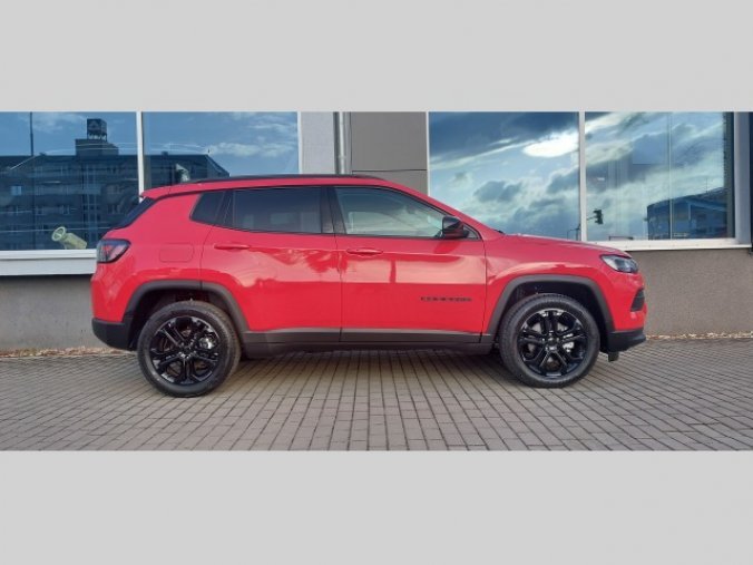 Jeep Compass, 1.5 130 PS NIGHT EAGLE Automat, barva červená