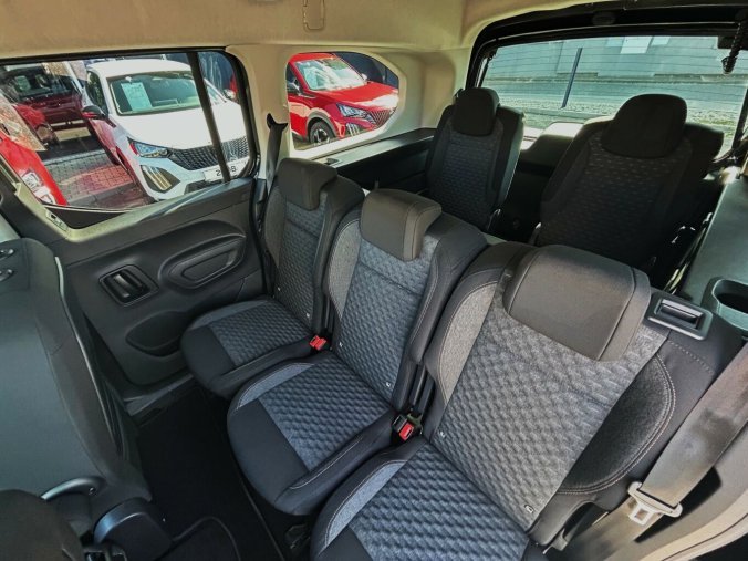 Peugeot Rifter, Peugeot Rifter LONG GT BlueHDi 130 S&S EAT8, barva černá