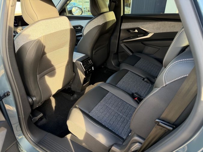 Peugeot 5008, Peugeot 5008 ALLURE Hybrid 145 e-DCS6 5míst, barva modrá