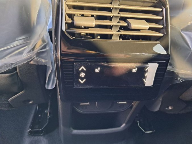 Peugeot 5008, Peugeot 5008 5008 GT Hybrid 145 e-DCS6, barva bílá