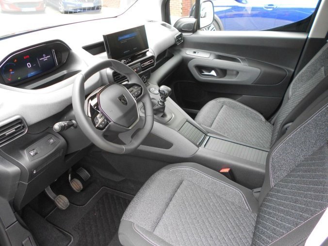 Peugeot Rifter, Peugeot Rifter LONG ALLURE BlueHDi 100 S&S MA, barva zelená