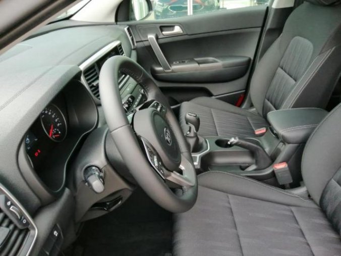 Kia Sportage, 1,6 GDi Comfort, barva bílá