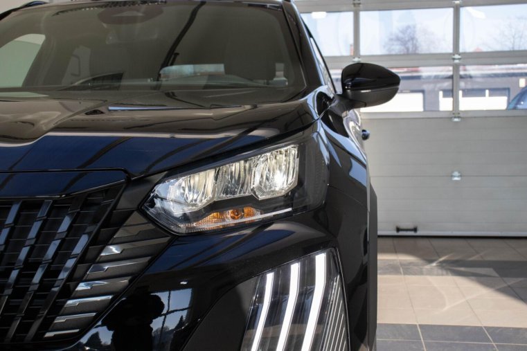 Peugeot 2008, Peugeot 2008 ALLURE PureTech 100 MAN6, barva černá