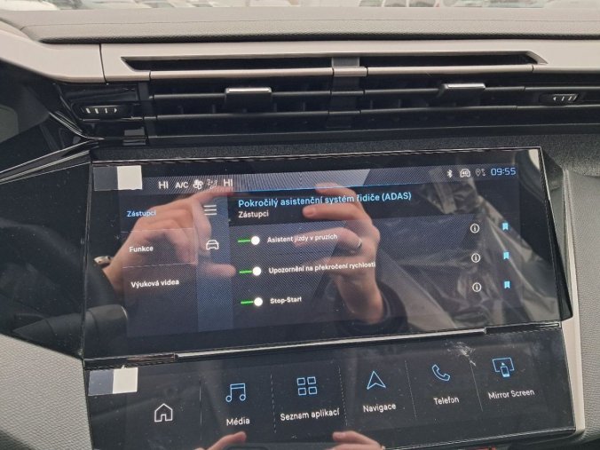 Peugeot 308, Peugeot 308 SW ALLURE Hybrid 145 e-DCS6, barva bílá