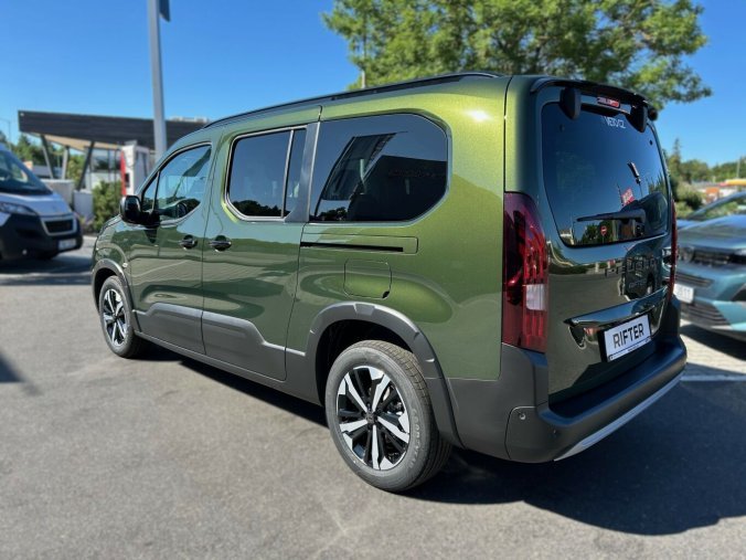 Peugeot Rifter, Peugeot Rifter GT BlueHDi 130 S&S EAT8, barva zelená