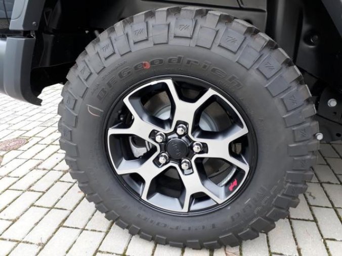 Jeep Wrangler, 2,0T 270 PS Rubicon Unlimited, barva černá