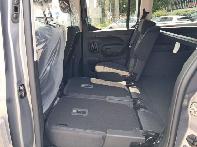 Peugeot Rifter, Peugeot Rifter LONG ALLURE BlueHDi 130 S&, barva šedá