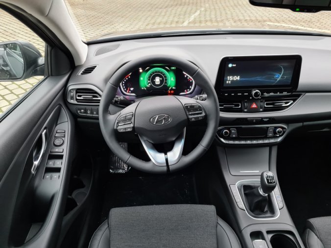 Hyundai i30, 1,5 T-GDI 117 kW DCT MHEV, barva šedá