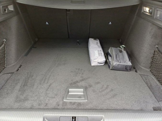 Peugeot 308, Peugeot 308 SW Allure BlueHDi 7 let zár., barva šedá