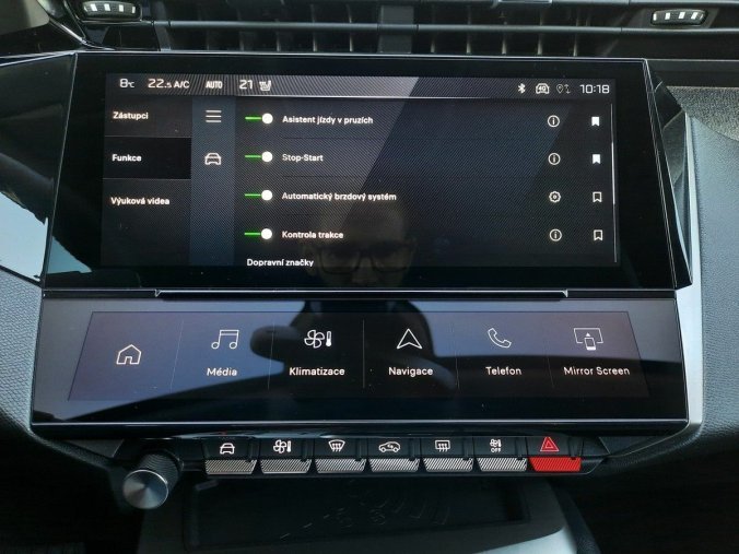 Peugeot 408, Peugeot 408 ALLURE Hybrid 136 e-DCS6, barva modrá