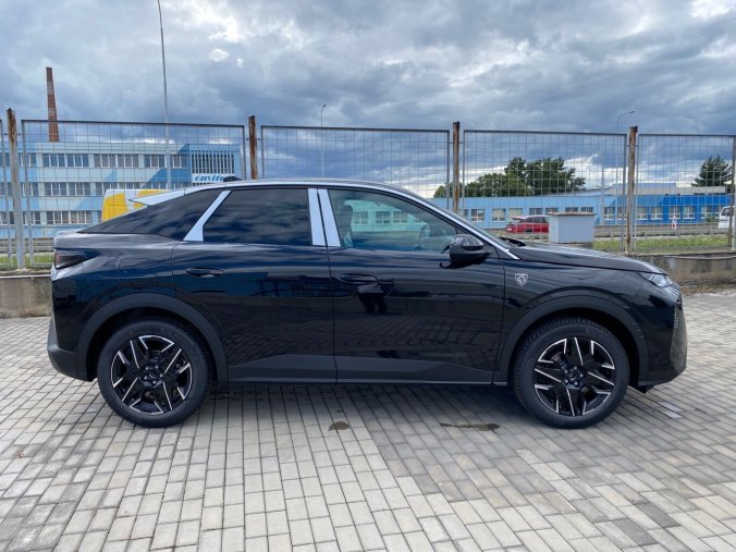 Peugeot 3008, Peugeot 3008 GT Hybrid 145k - CELOROČNÍ PNEU - 0905, barva černá