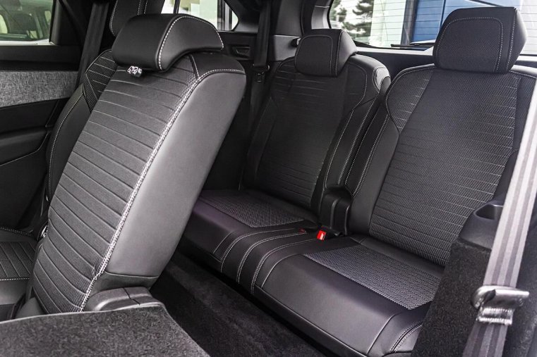 Peugeot 5008, Peugeot 5008 1,2 ALLURE Hybrid 145 e-DCS6, barva bílá