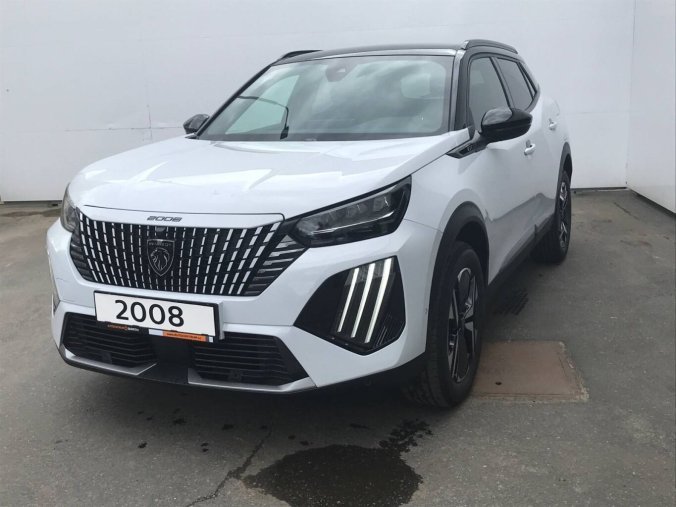 Peugeot 2008, Peugeot 2008 GT Hybrid  145 e-DCS6, barva bílá