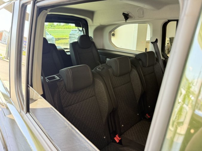 Peugeot Rifter, Peugeot Rifter LONG ALLURE, paket Style, barva zelená