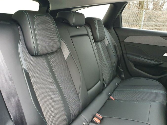 Peugeot 308, Peugeot 308 SW ALLURE BlueHDi 130 S&S EAT8, barva šedá