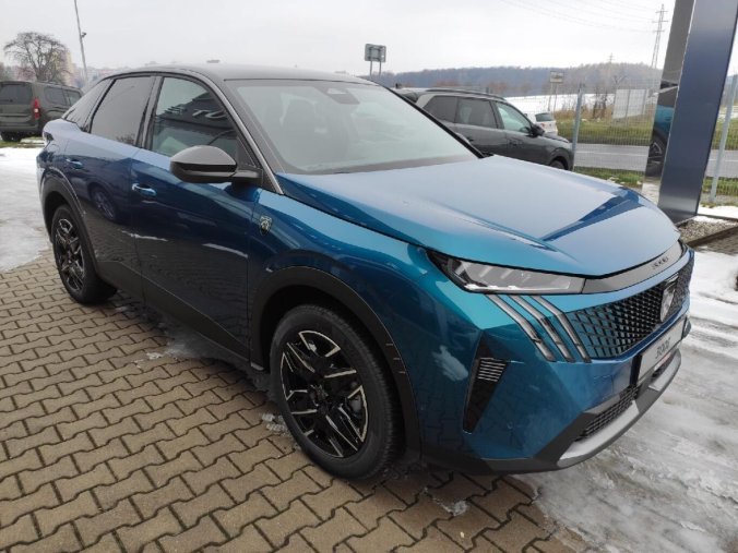 Peugeot 3008, Peugeot 3008 GT 1.2 HY 145k AUT 6, barva modrá