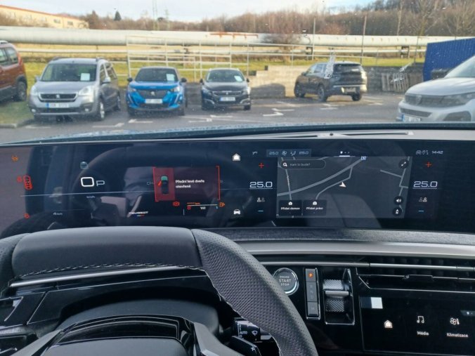 Peugeot 5008, Peugeot 5008 GT Hybrid 136 e-DCS6, barva modrá