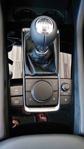 Mazda 3, Skyactiv G122 M/T, barva šedá