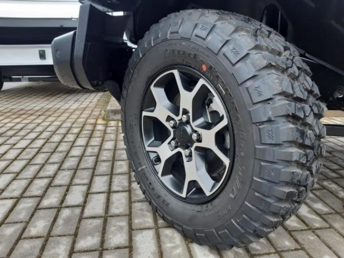 Jeep Wrangler, 2,0T 270 PS Rubicon, barva šedá