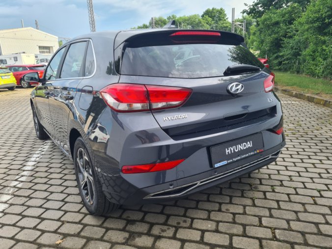 Hyundai i30, 1,5i 81 kW MT, barva šedá