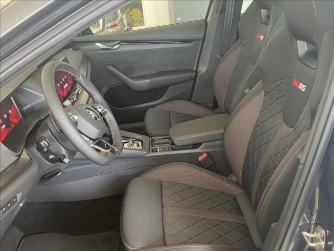 Škoda Octavia, 2,0 TSI 180 kW DSG RS, barva neuvedeno