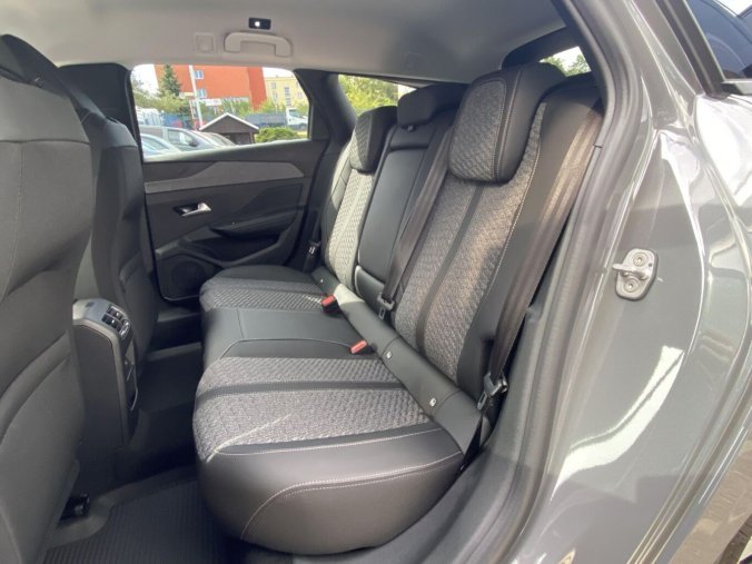 Peugeot 308, Peugeot 308 SW ALLURE Hybrid 145 e-DCS6, barva šedá